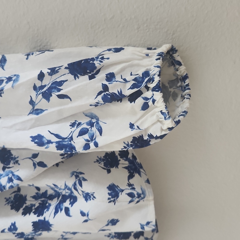 Old Navy Blue Floral Blouse - Picture 6 of 6